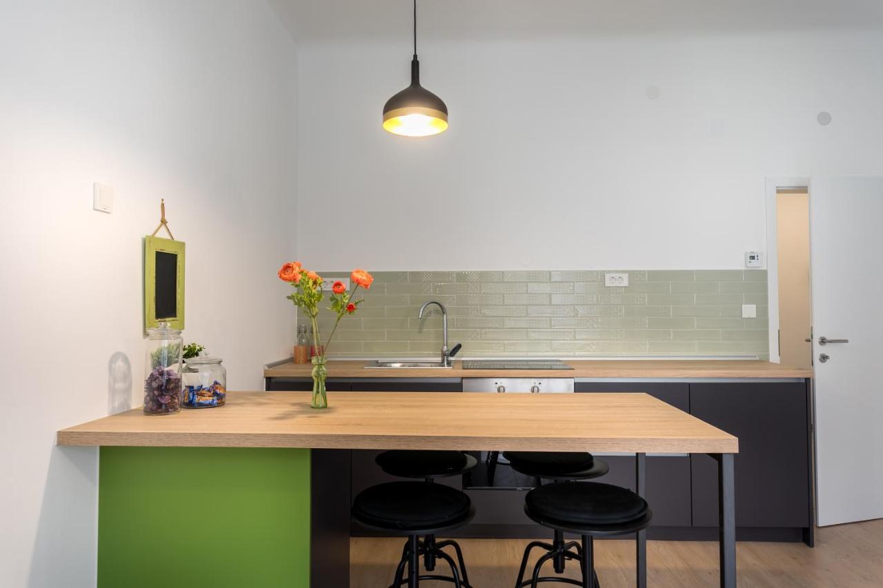 Go2Zagreb Chick Apartment Private Parking Available Exterior foto